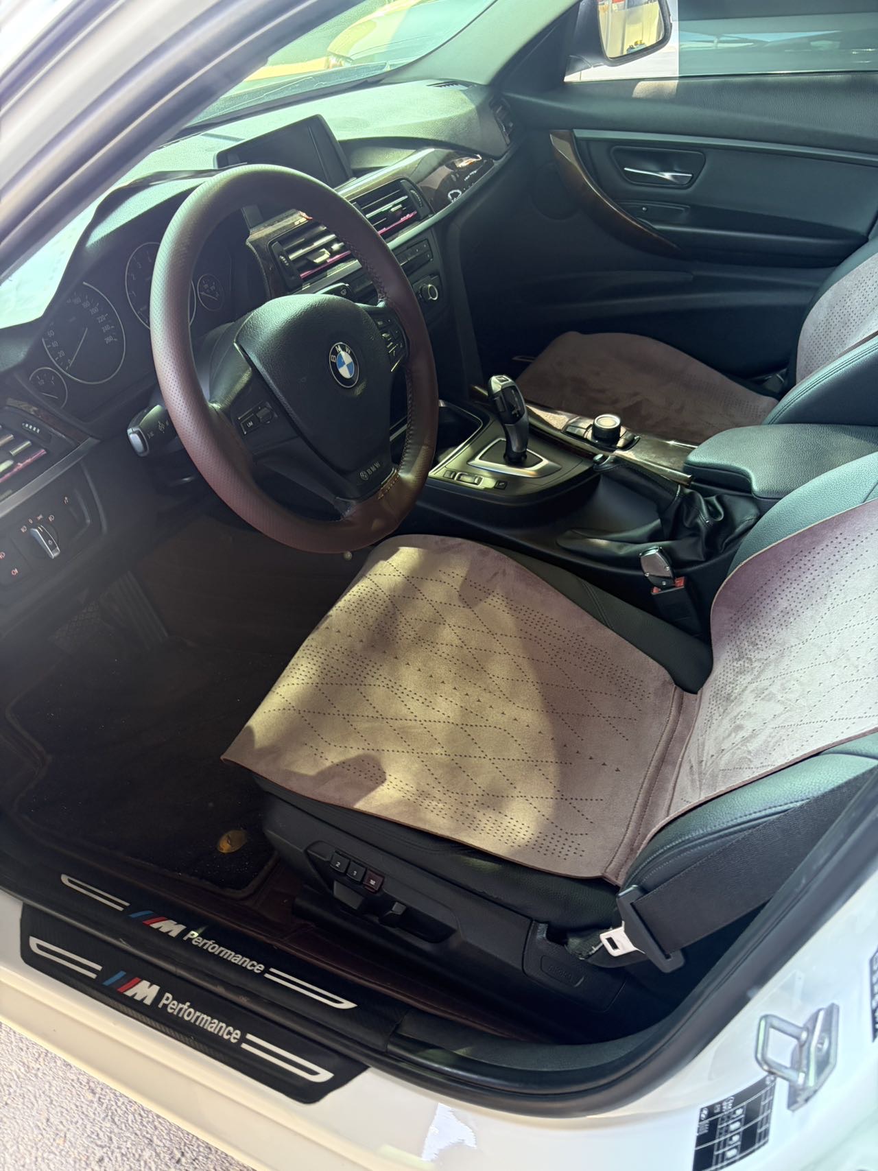 BMW 3 Series 2012 immagine di auto #3