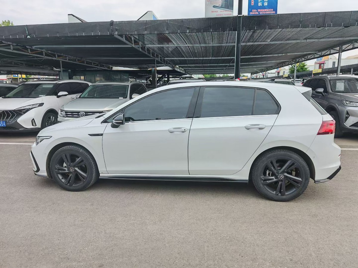 Volkswagen Golf 2022 car image #9