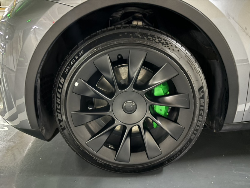 Tesla Model Y 2024 #6 Tesla Model Y 2024 car image #6