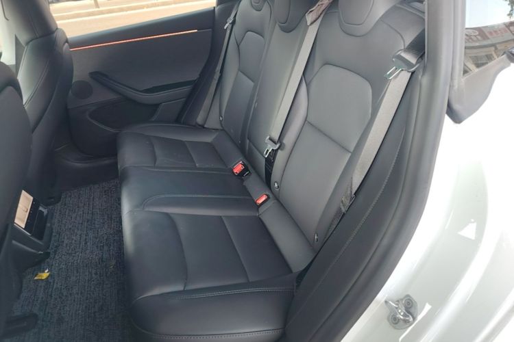 Tesla Model 3 2025 car image #17