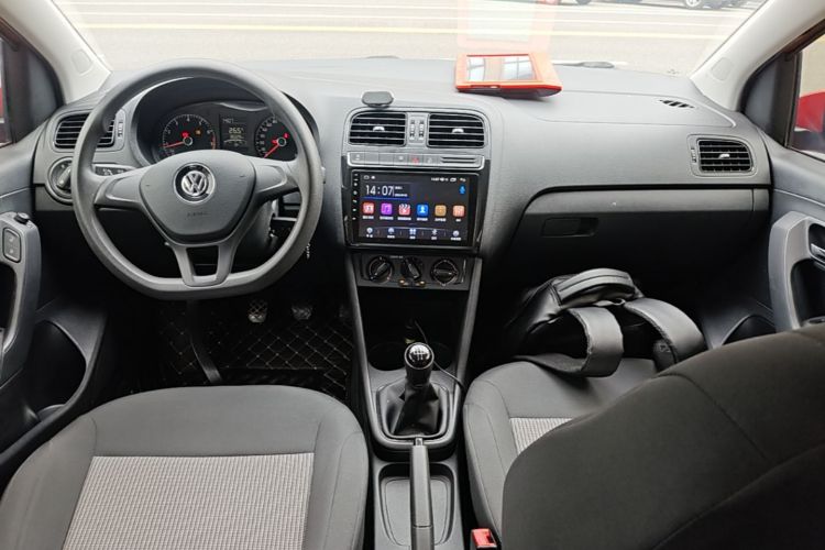 Volkswagen Polo 2018 car image #10