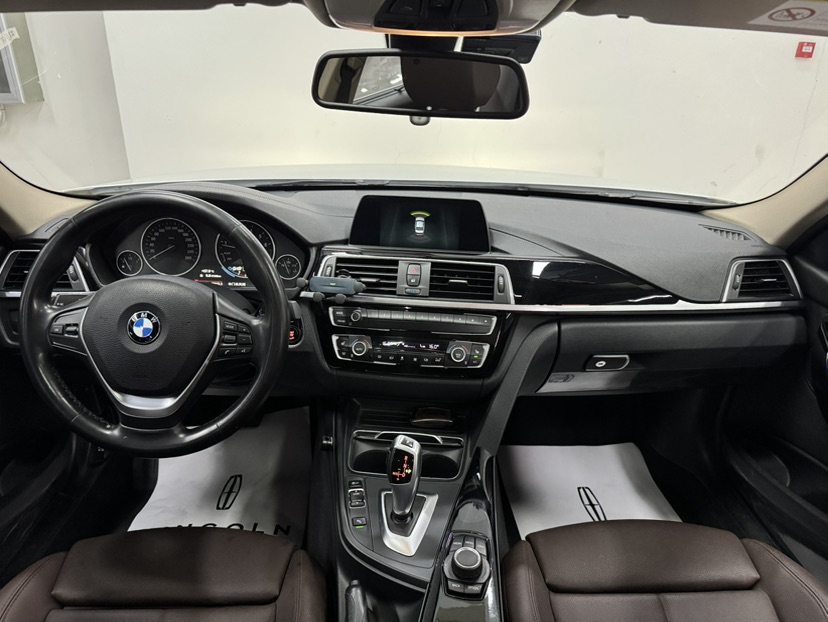 BMW 3 Series 2018 #6 BMW 3 Series 2018 car image #6