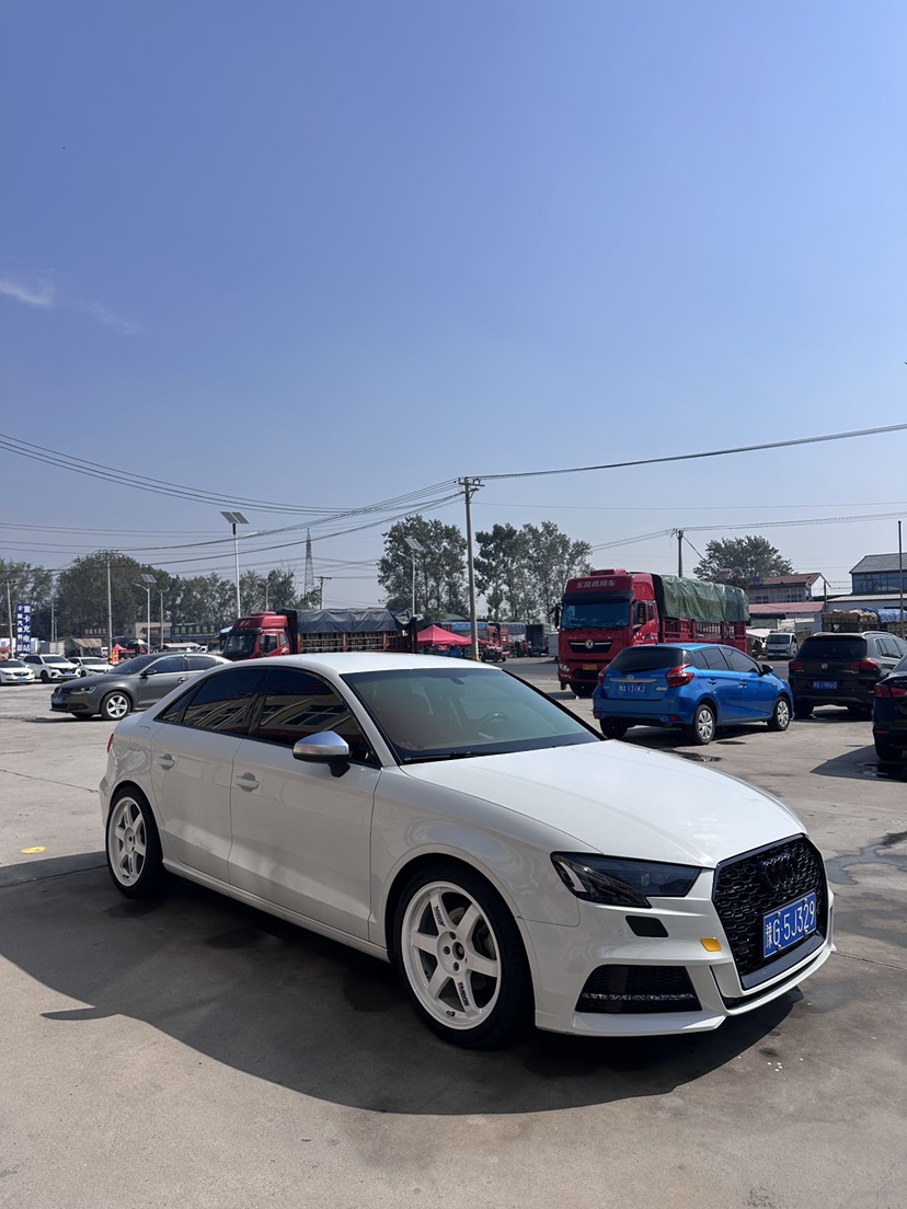 Audi A3 2019 car image 