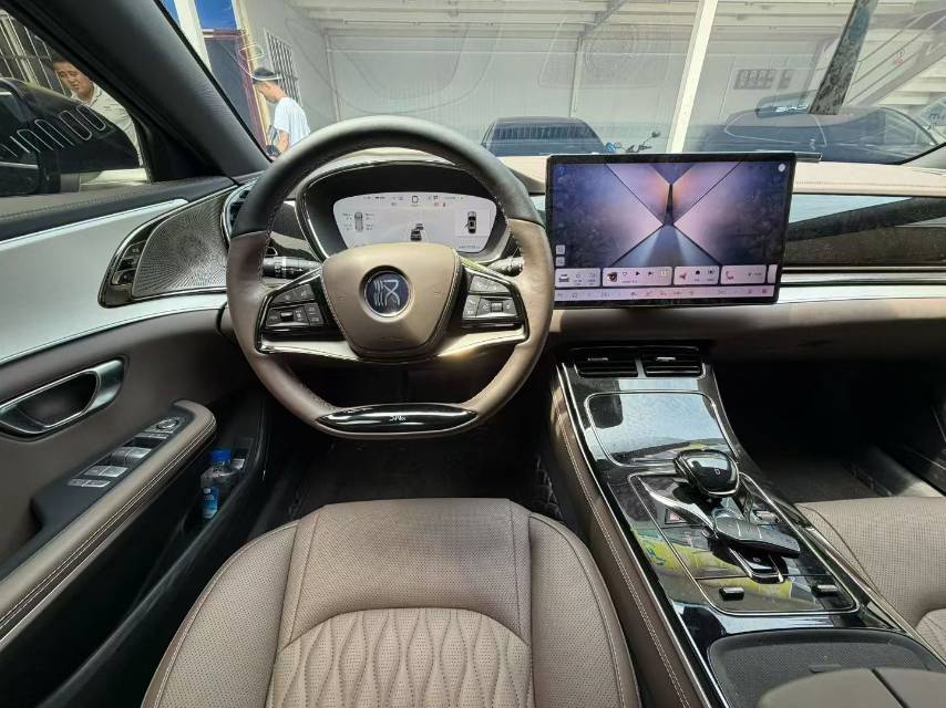 BYD Han 2024 car image #7