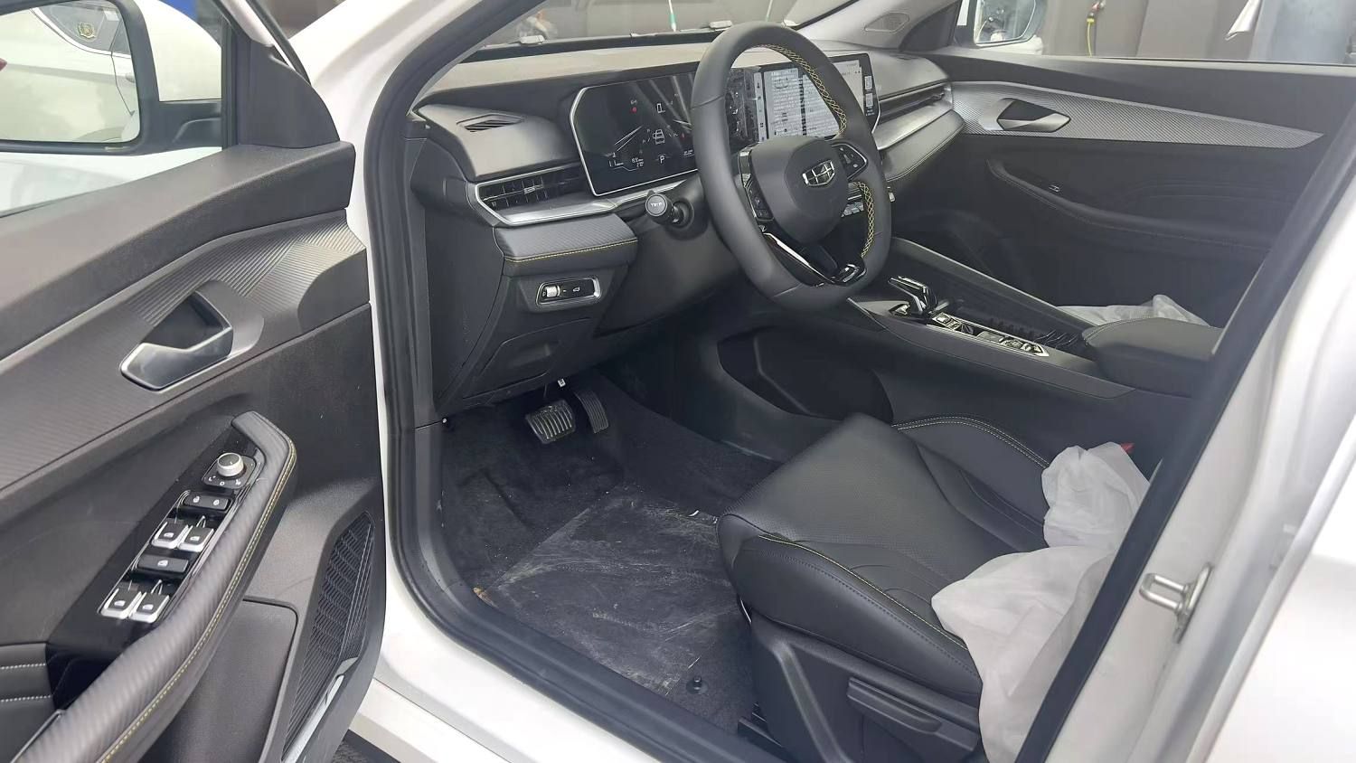 GEELY Binray 2026 imagem de carro #4