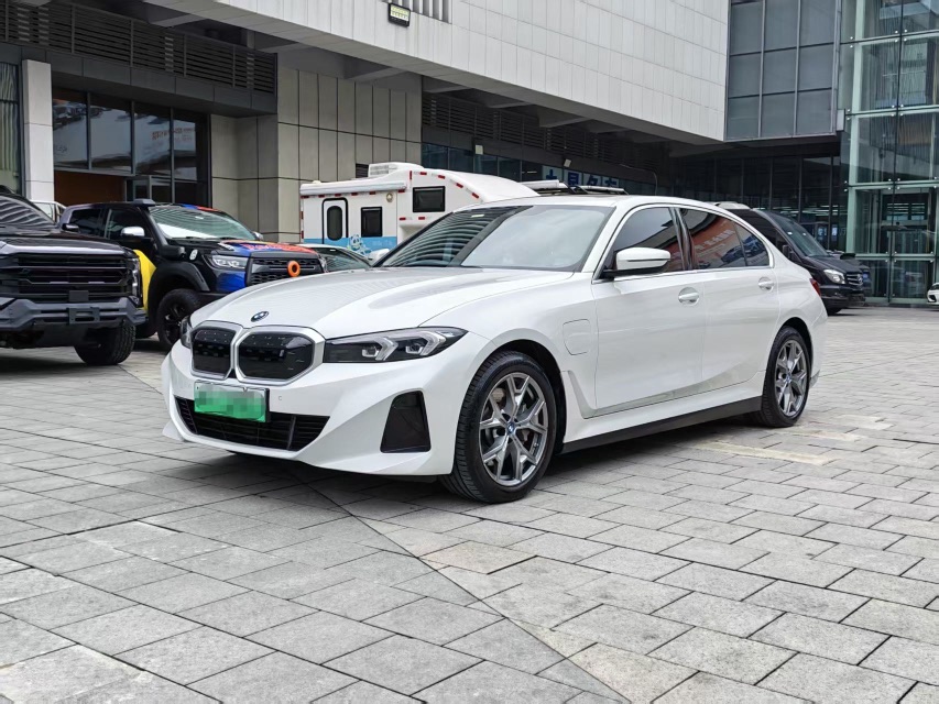 BMW i3 2023 car image 