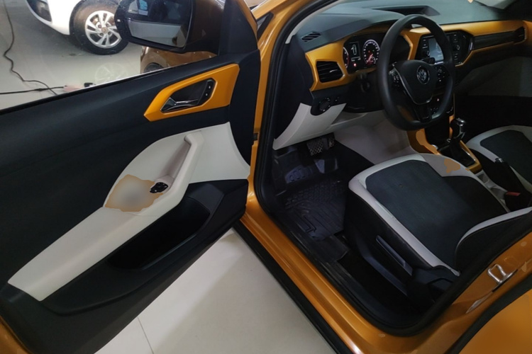 Volkswagen T-Cross 2019 #12 Volkswagen T-Cross 2019 car image #12