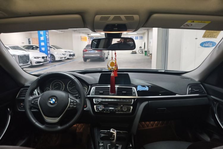 BMW 3 Series GT 2019 car image #18