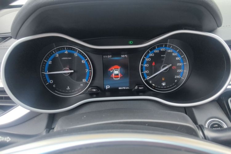 GEELY Emgrand 2019 car image #12