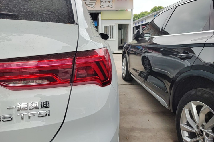 Audi Q3 2023 #8 Audi Q3 2023 car image #8