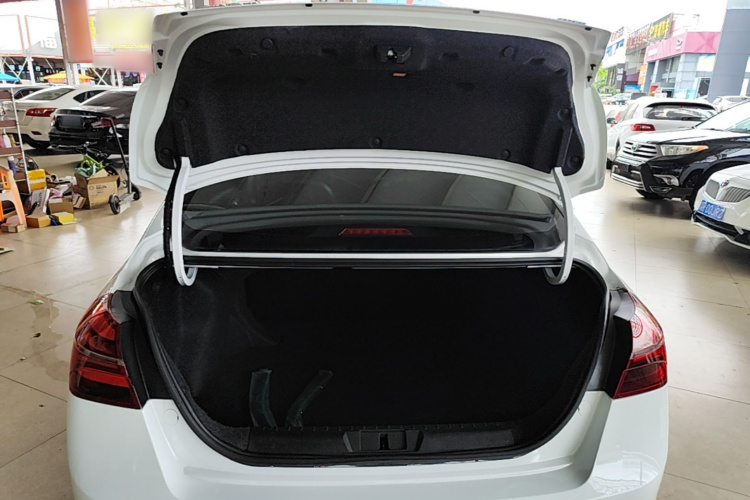 GEELY Emgrand 2020 #19 GEELY Emgrand 2020 car image #19