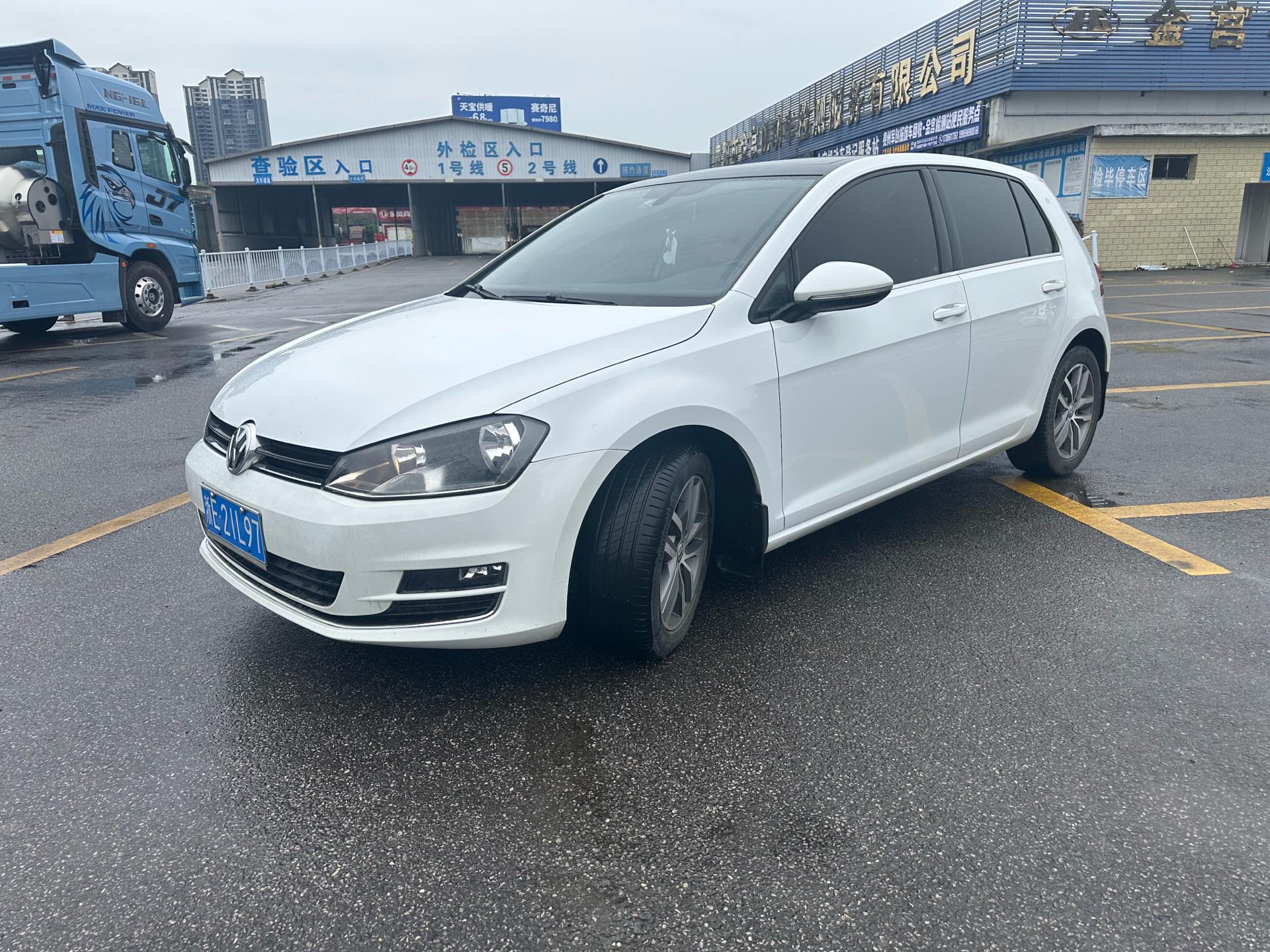 Volkswagen Golf 2015 Volkswagen Golf 2015 car image