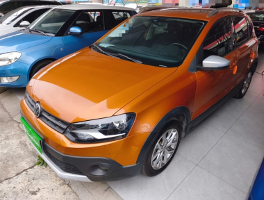 Volkswagen Polo 2015 Volkswagen Polo 2015 car image