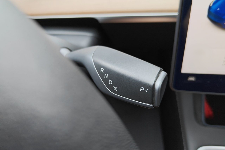 Tesla Model Y 2021 #18 Tesla Model Y 2021 car image #18