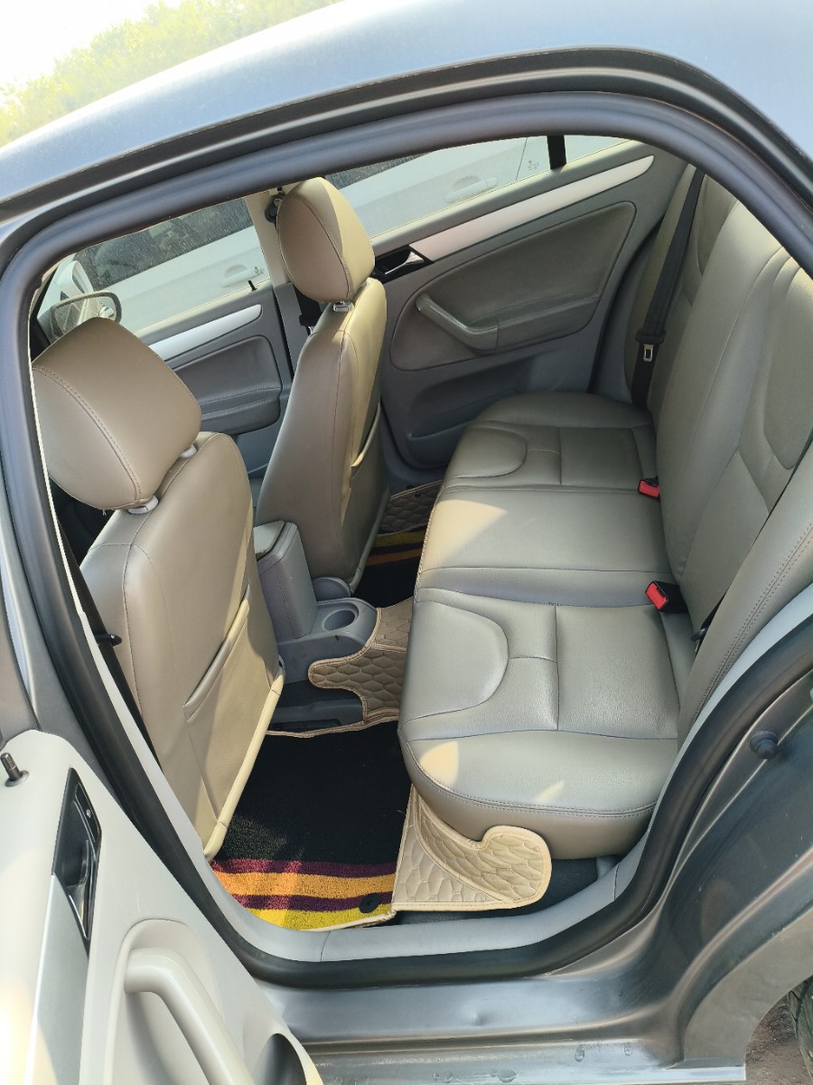 Volkswagen Bora 2011 #6 Volkswagen Bora 2011 صورة سيارة #6