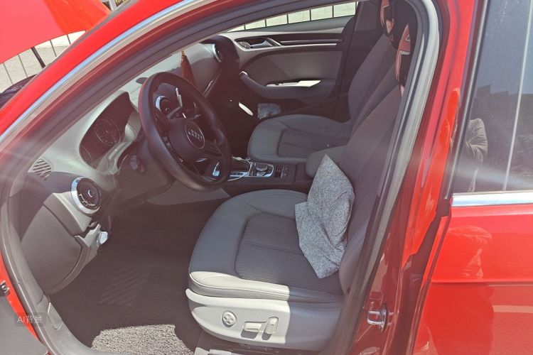 Audi A3 2018 car image #17