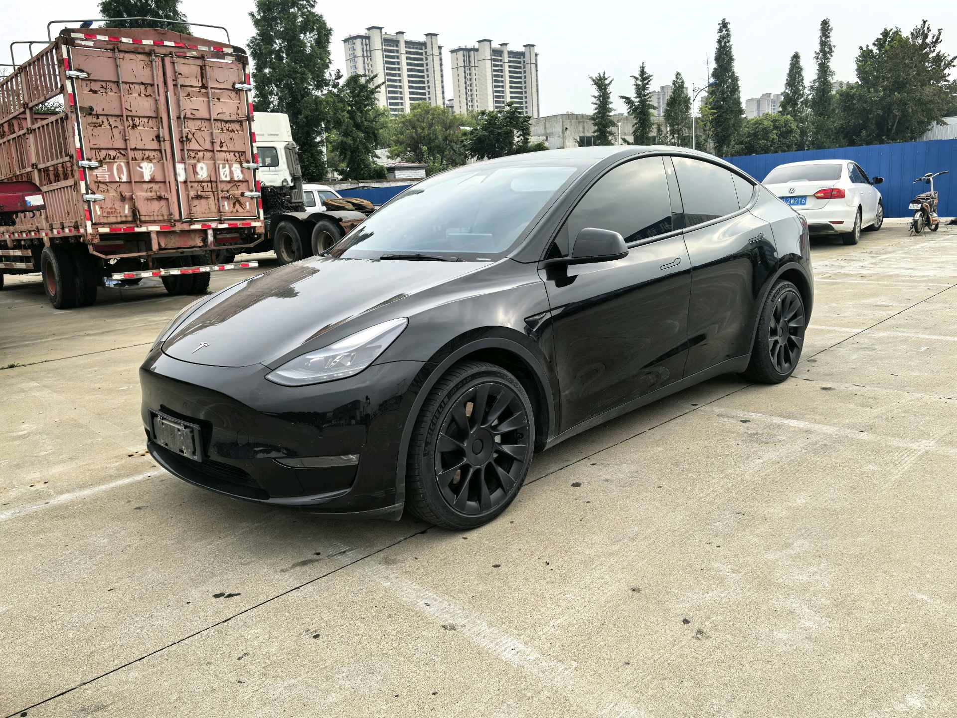 Tesla Model Y 2021 car image 