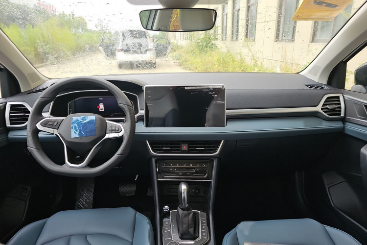 Volkswagen Tharu 2025 car image #10