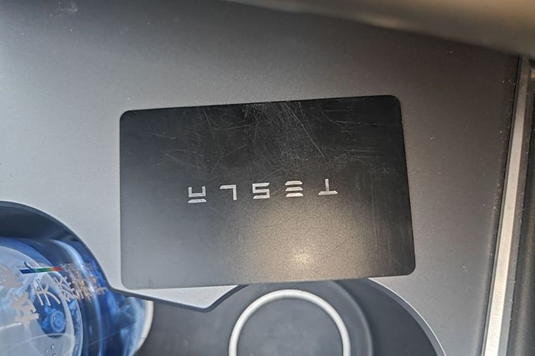 Tesla Model Y 2021 #9 Tesla Model Y 2021 car image #9