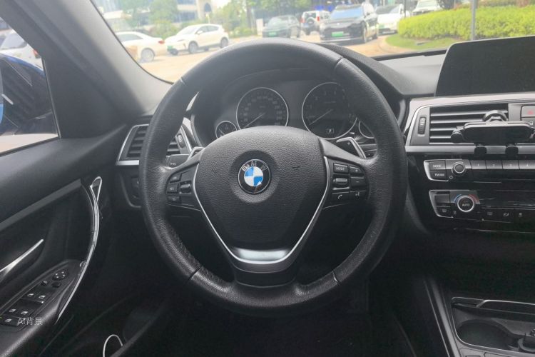 BMW 3 Series 2017 immagine di auto #12