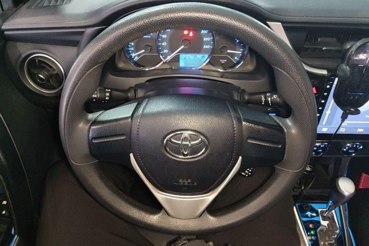 Toyota Corolla 2019 #11 Toyota Corolla 2019 car image #11