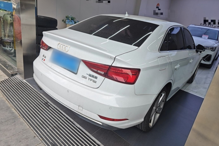 Audi A3 2018 car image #7