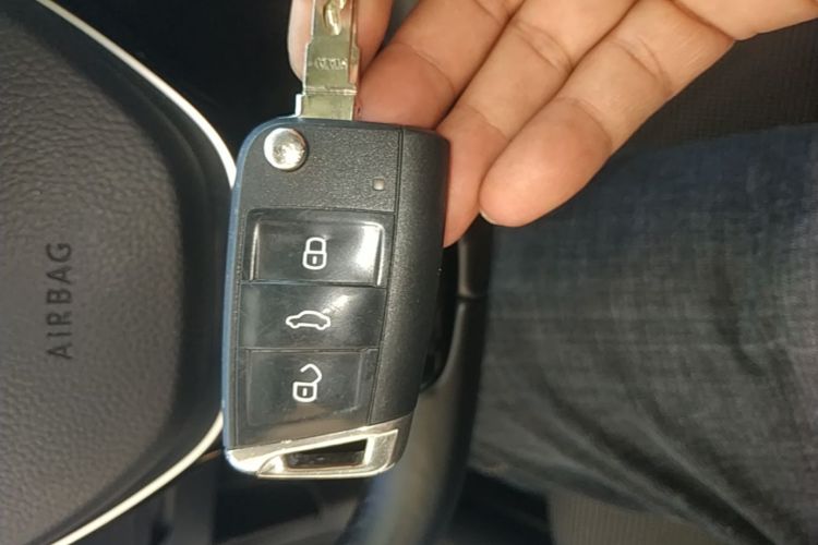Volkswagen Golf 2019 car image #9
