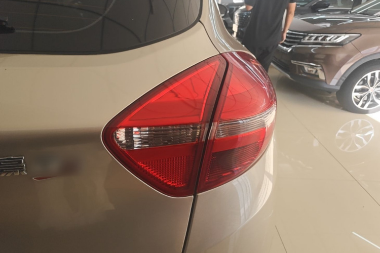 GEELY Emgrand GS 2016 car image #8