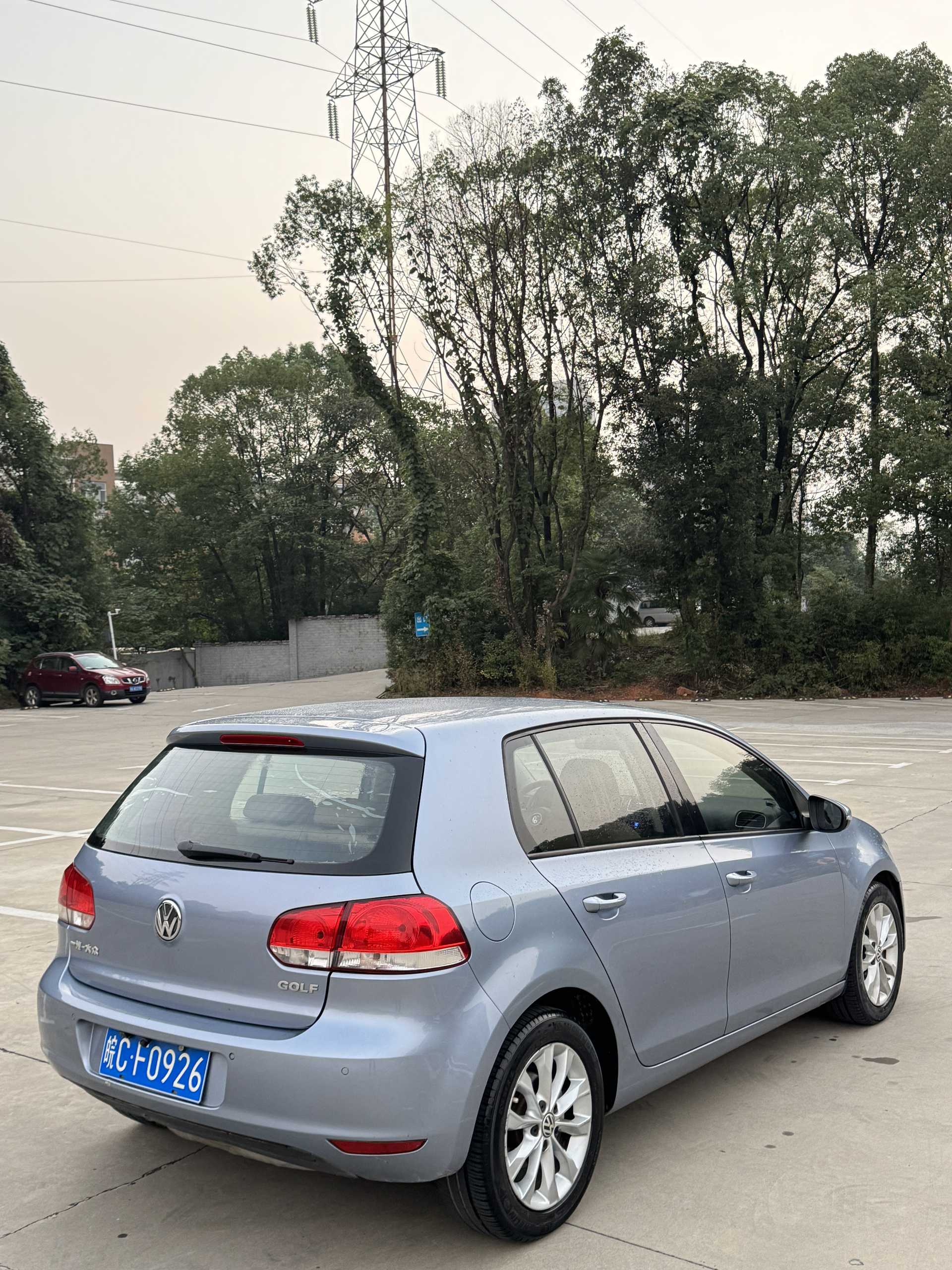Volkswagen Golf 2012 car image #3