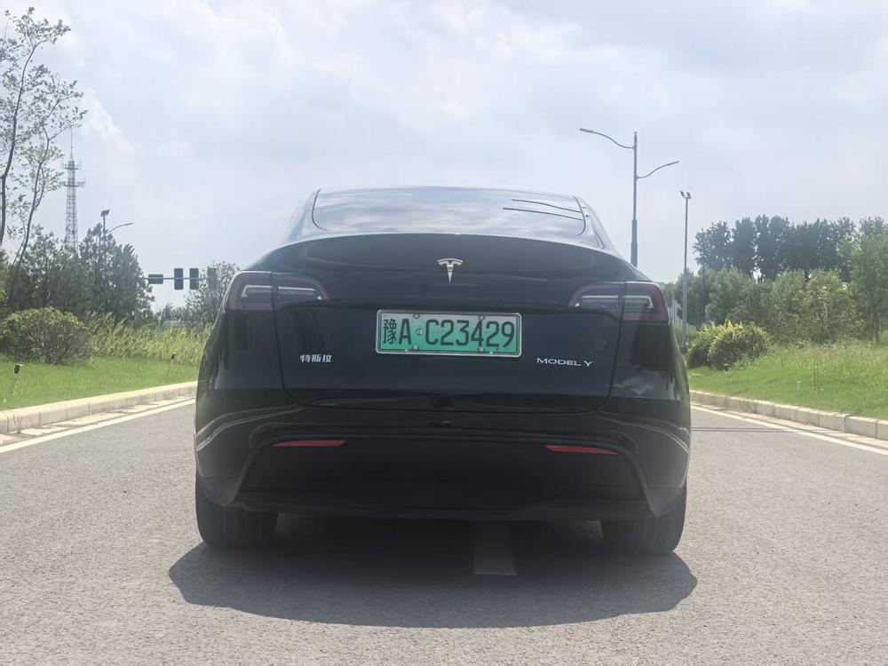 Tesla Model Y 2023 #5 Tesla Model Y 2023 immagine di auto #5