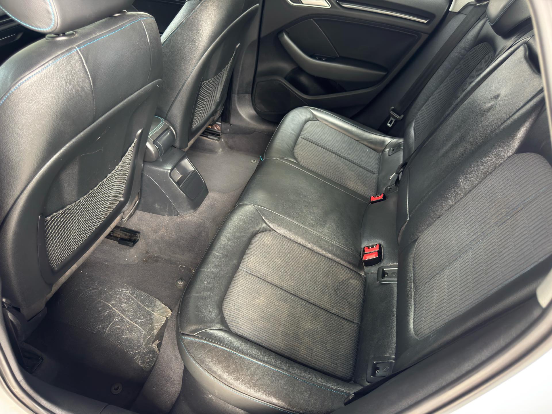 Audi A3 2018 car image #17