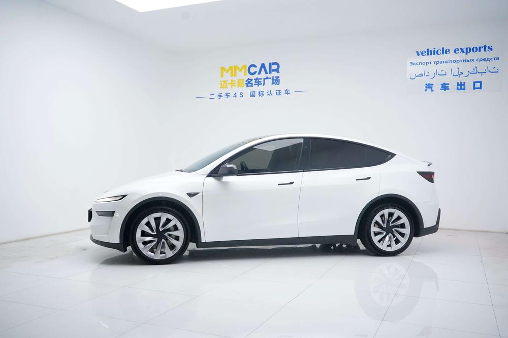 Tesla Model Y 2025 #3 Tesla Model Y 2025 immagine di auto #3