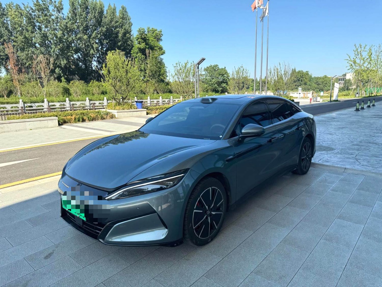 BYD HanL 2025 BYD HanL 2025 car image