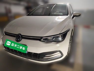 Volkswagen Golf 2024 car image 