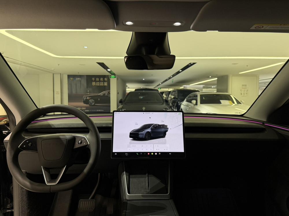 Tesla Model Y 2025 #11 Tesla Model Y 2025 car image #11