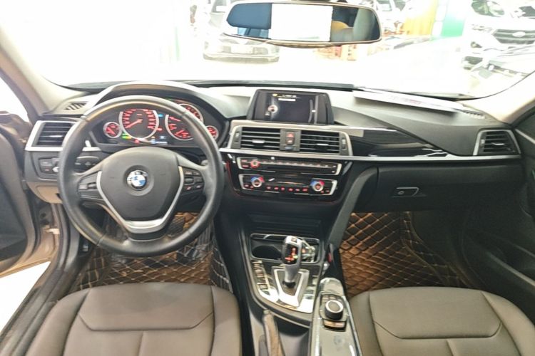 BMW 3 Series 2017 car image #11