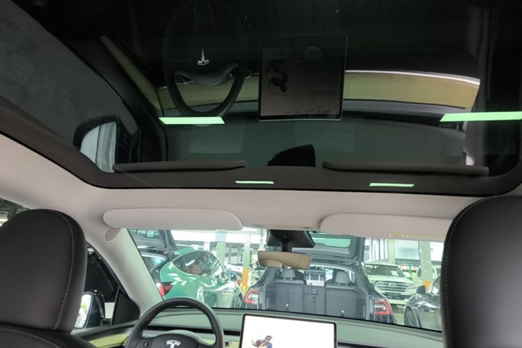 Tesla Model Y 2023 #18 Tesla Model Y 2023 car image #18