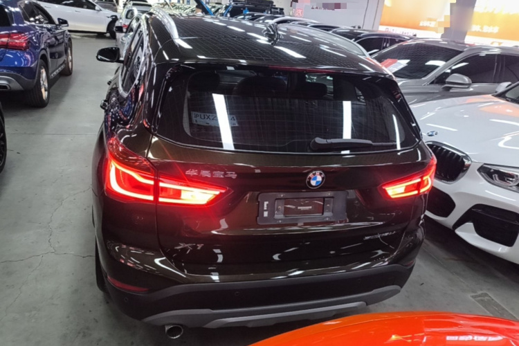 BMW X1 2018 #6 BMW X1 2018 car image #6