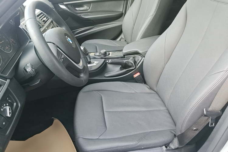BMW 3 Series 2017 car image #15