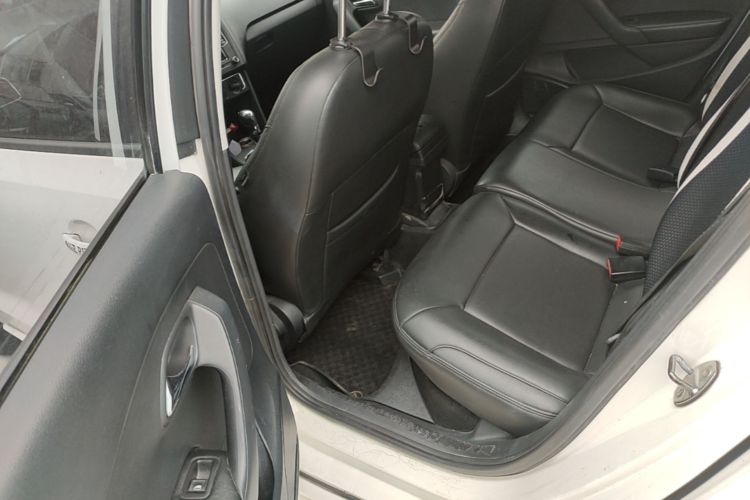 Volkswagen Polo 2016 #17 Volkswagen Polo 2016 car image #17