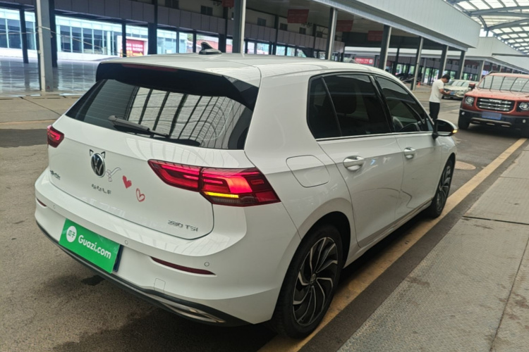 Volkswagen Golf 2022 car image #7