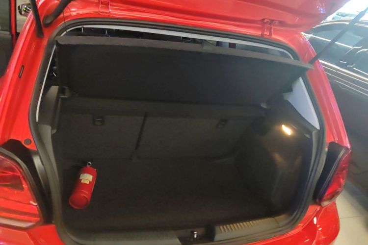 Volkswagen Polo 2016 car image #19