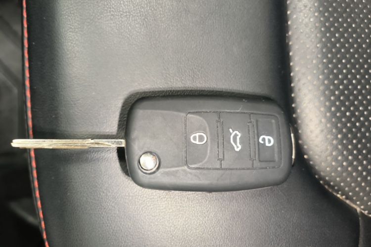 Volkswagen Santana 2016 car image #9