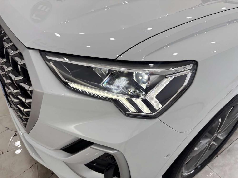 Audi Q3 2025 صورة سيارة #9