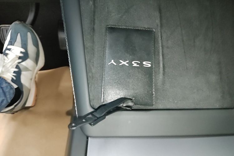 Tesla Model 3 2024 car image #9