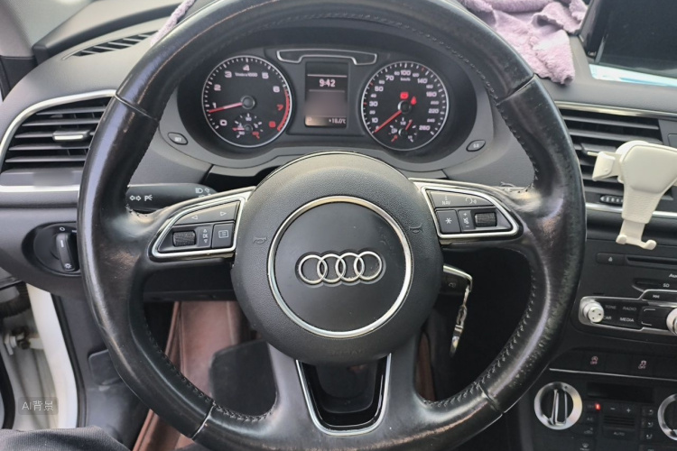 Audi Q3 2015 #12 Audi Q3 2015 car image #12