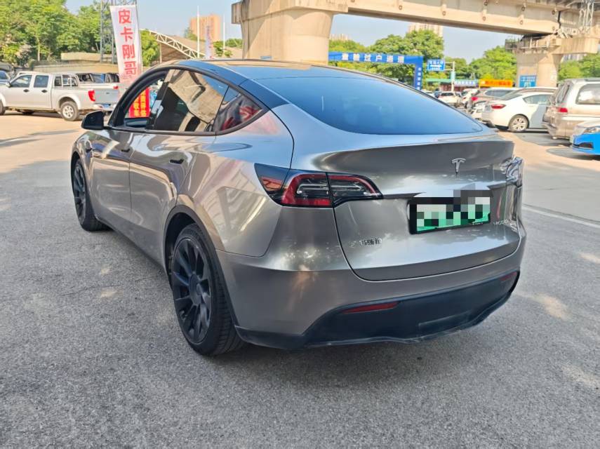 Tesla Model Y 2021 car image #4