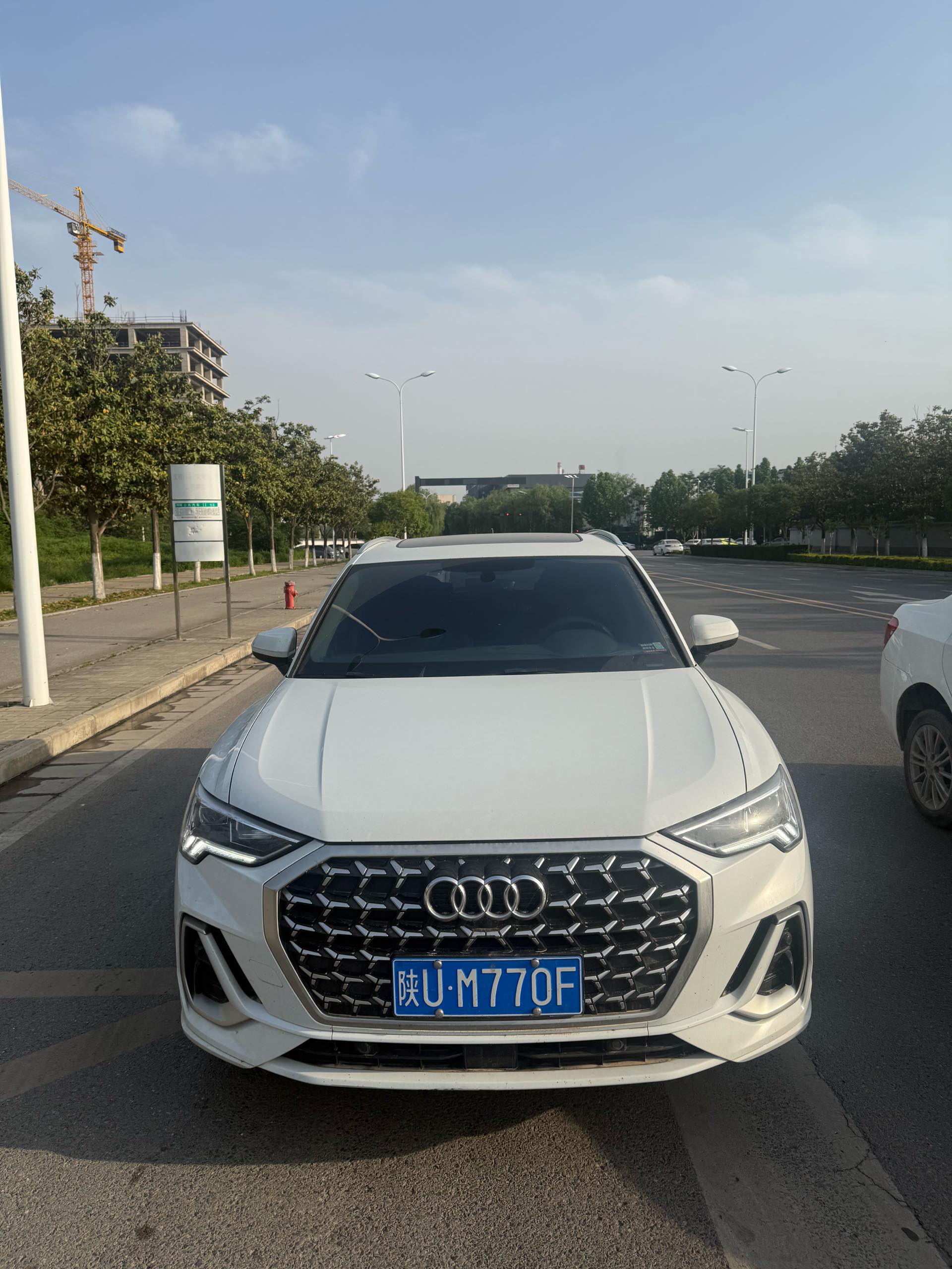 Audi Q3 2024 car image #2