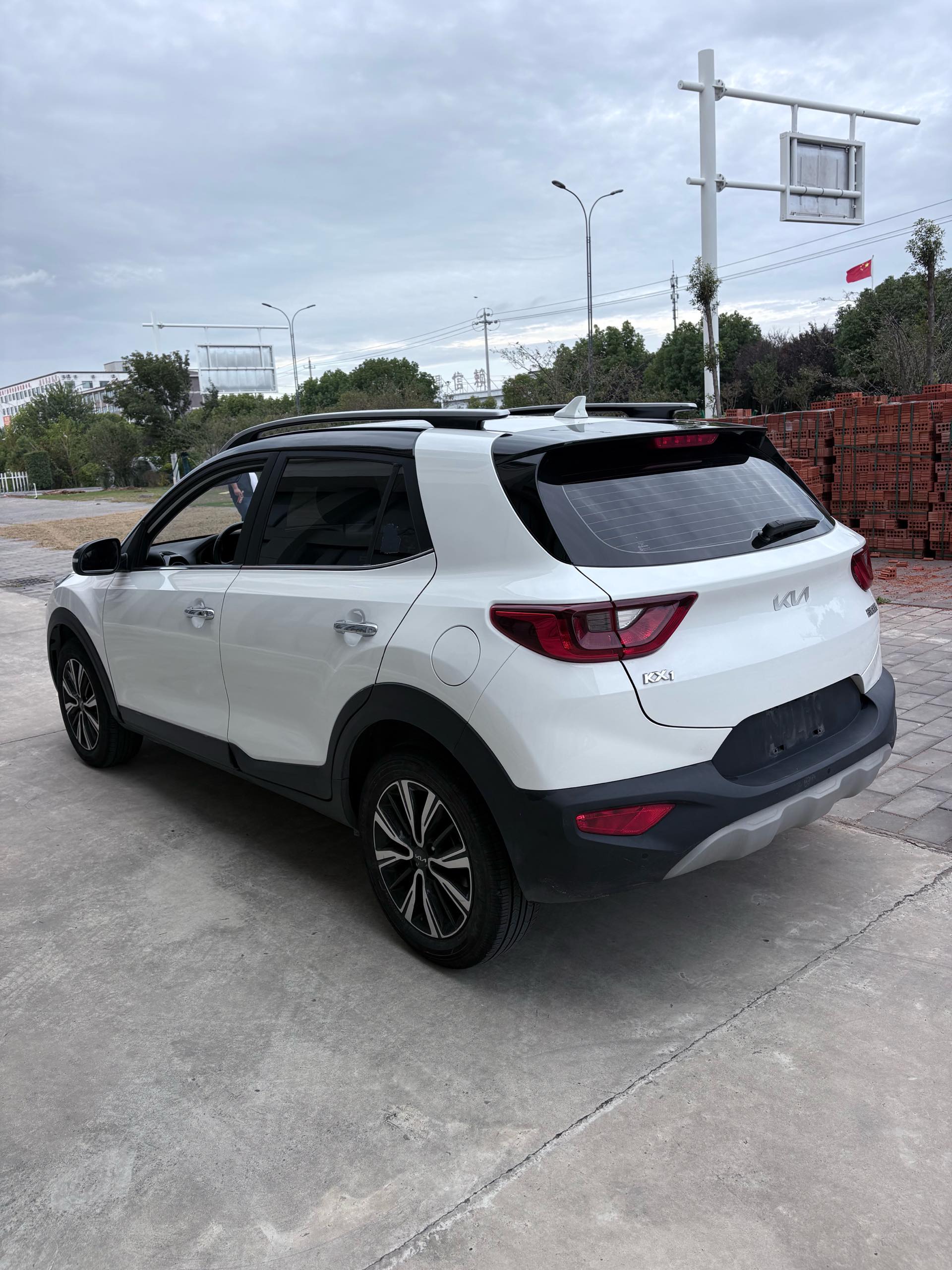 Kia KX1 2022 car image #3