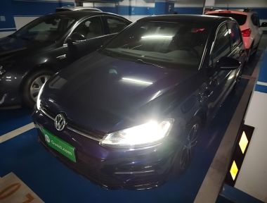 Volkswagen Golf 2020 car image 